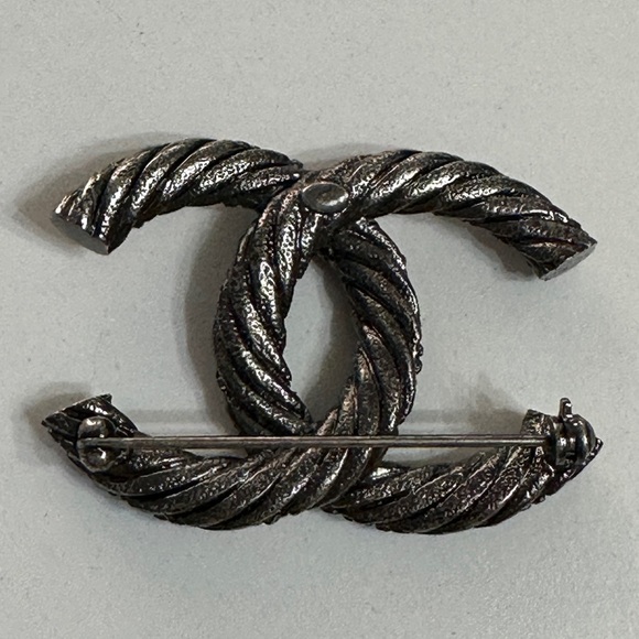 CHANELAuthentic Silver Ruthenium Twisted CC Brooch Luxury Pin Textured - Picture 8 of 11